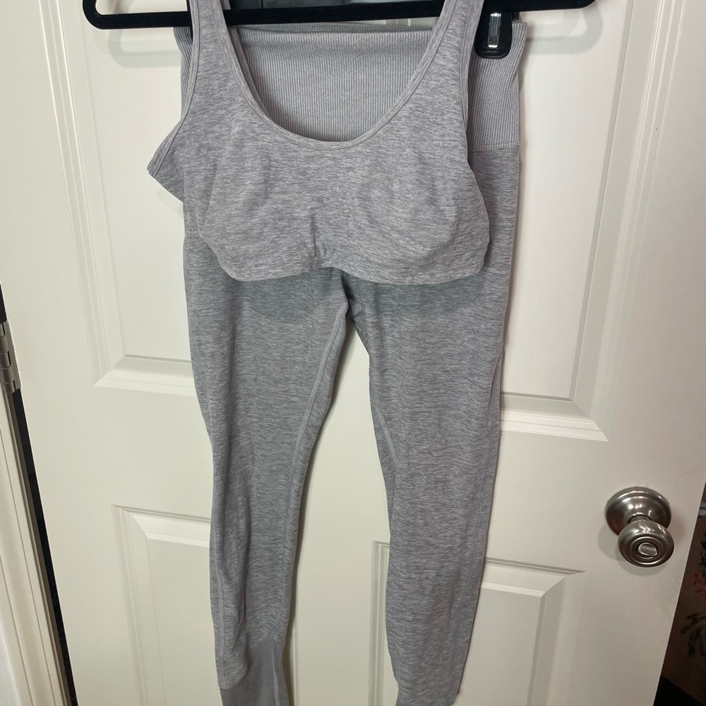 ALO Yoga AloSoft Light Gray Heathered Set